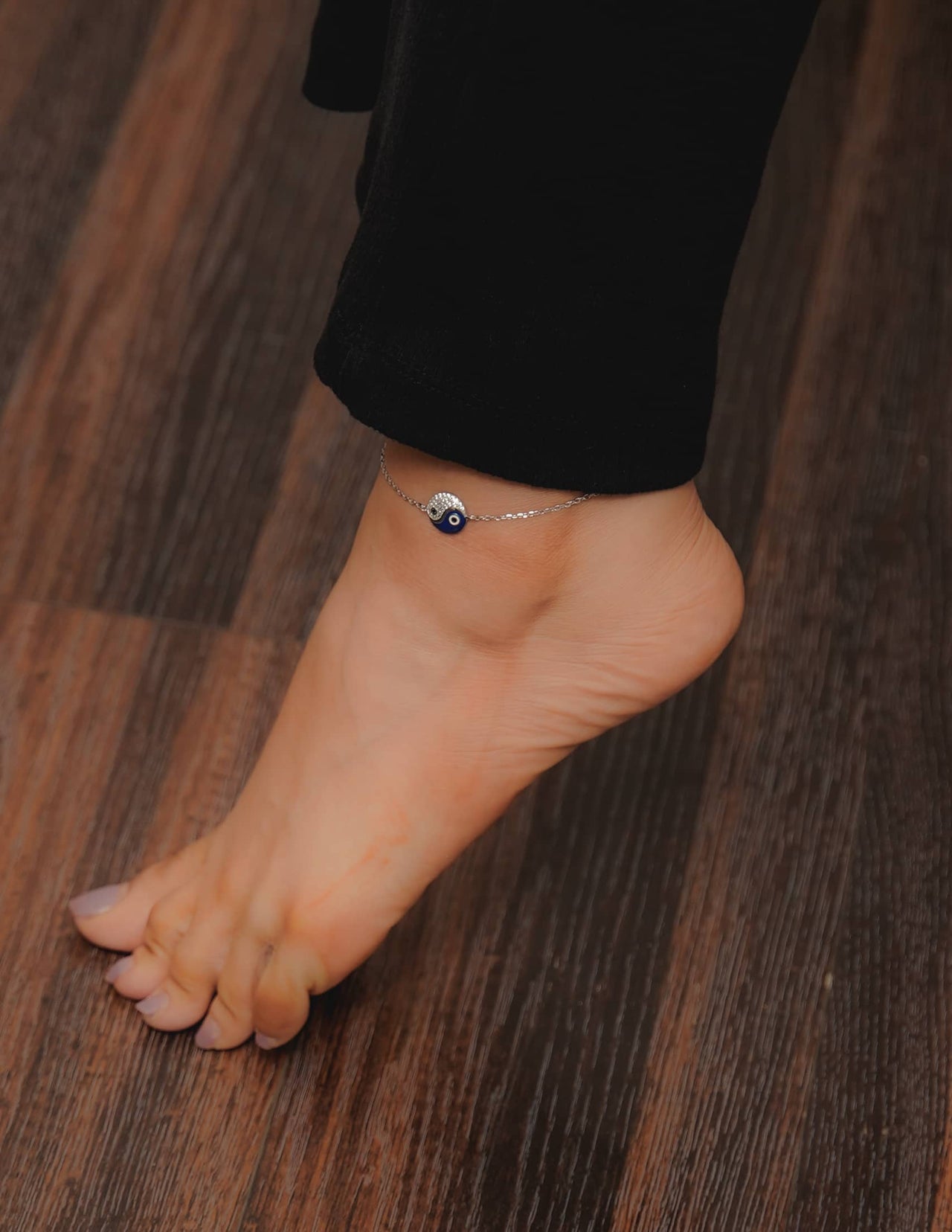 Round Yin Yang Balance Anklet: Embrace Harmony